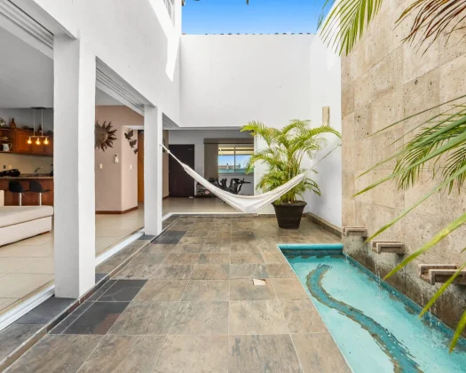 Casa Royal Palm 30